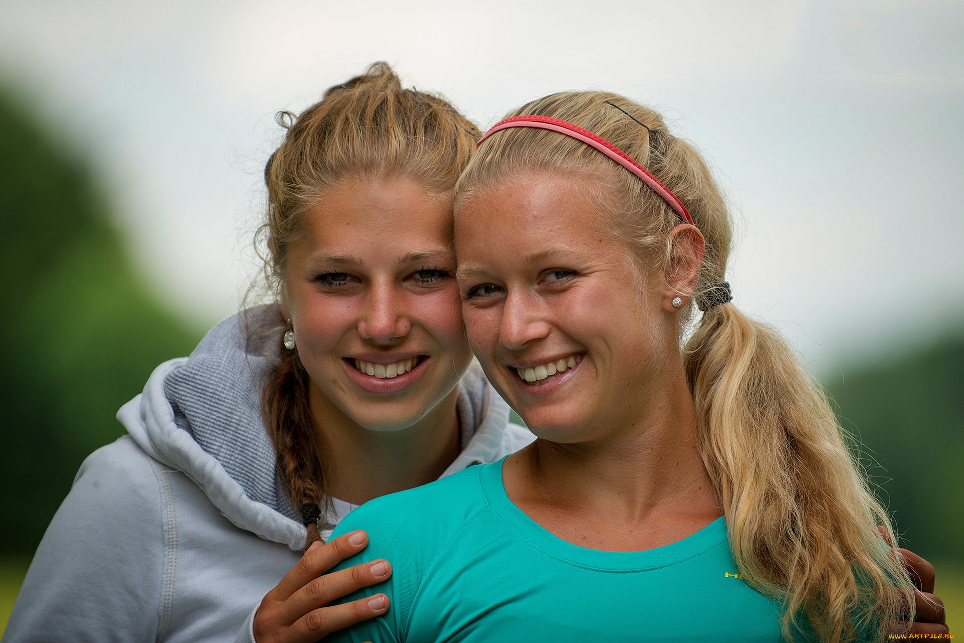 julia thiem and sonja larsen, , julia thiem, 